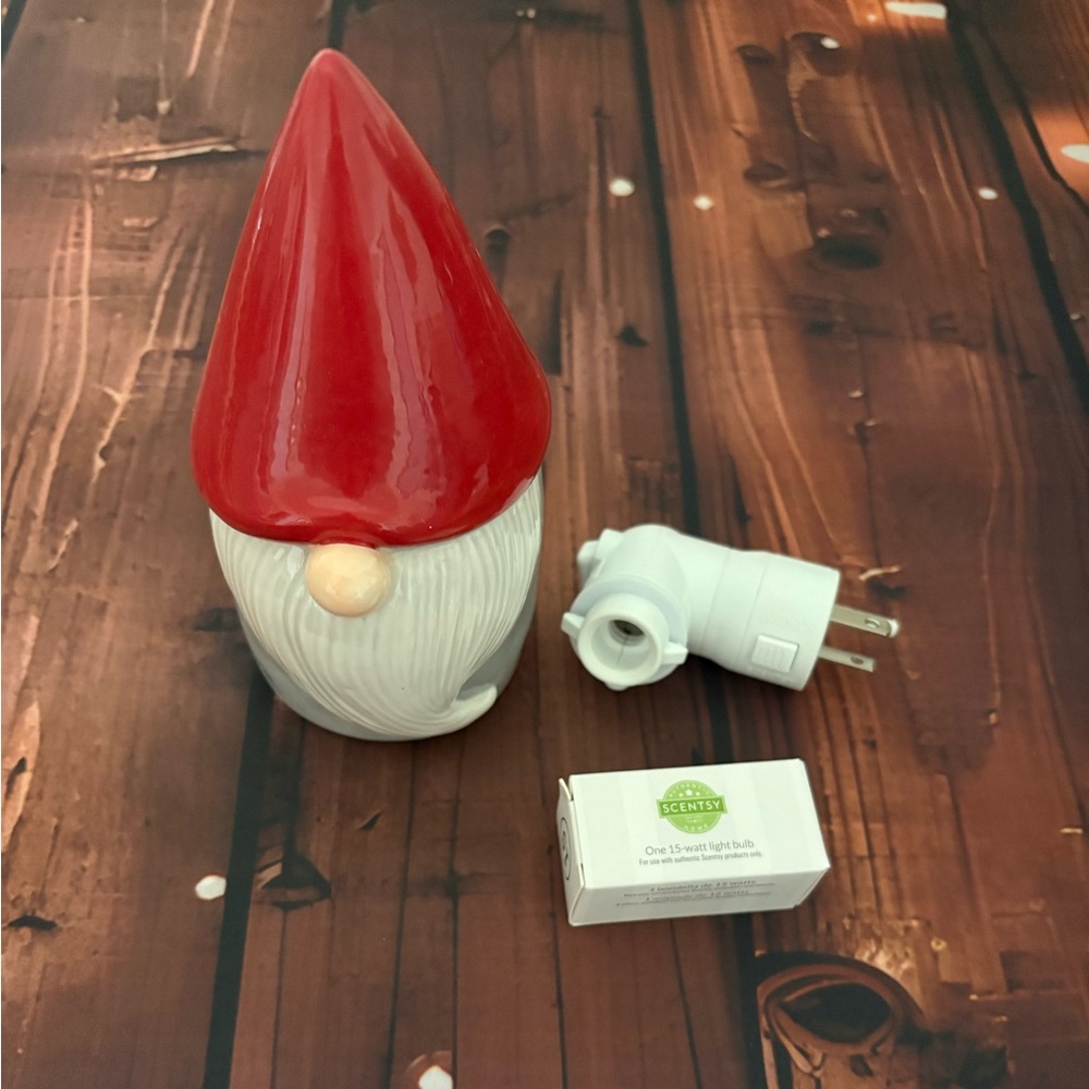 Scentsy Gnome for the holiday Wax Warmer